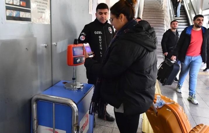 Toplu Ulaşımda 'Dijital İzmirim Kart' Kolaylığı