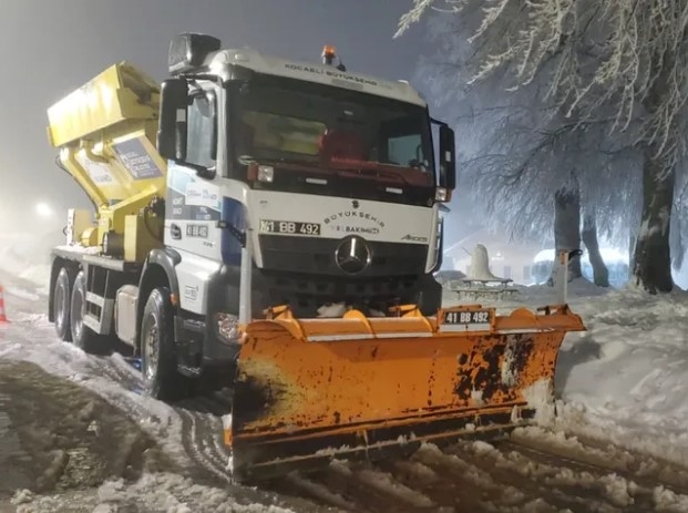 Kar Timleri Yılbaşı Günü de Görev Başında