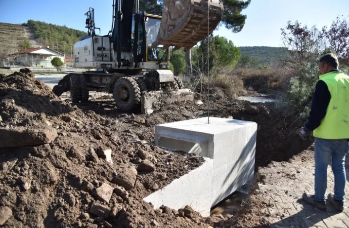 Manisa Büyükşehir Belediyesi'nden Sağanak Yağışa Karşı Etkili Çözüm