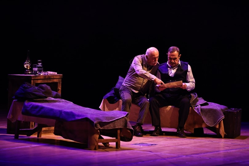 Nazım Hikmet'in Eserleri Tiyatro Sahnesinde Canlandı