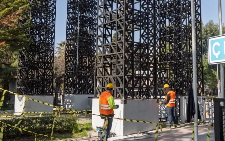 İzmir Kültürpark 26 Ağustos Kapısı’nda Güçlendirme Çalışmaları Başladı