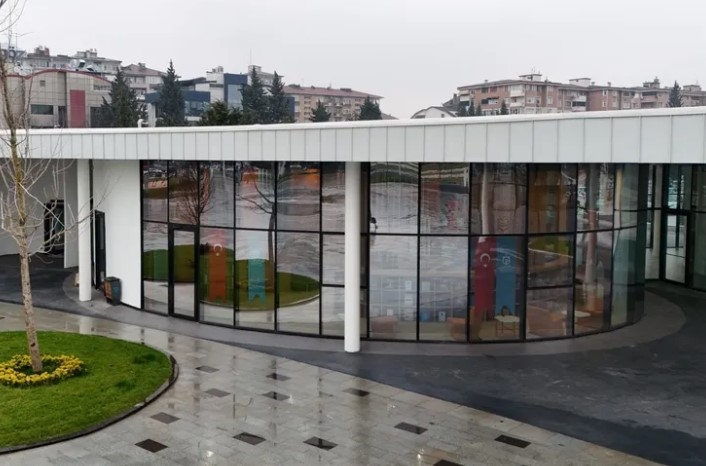 Kocaeli'de Gençlere Yönelik Sanat Kafe Açıldı
