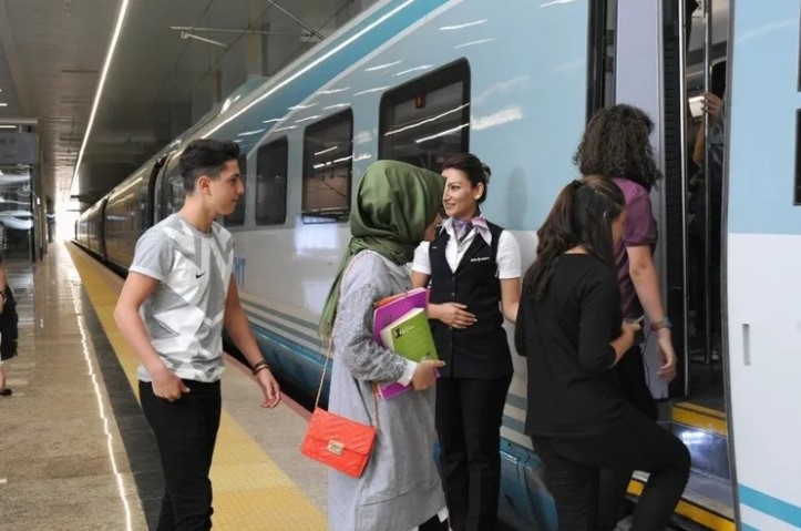 TREN SEFERLERİNDE 