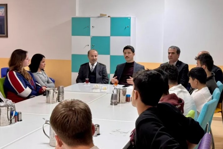 Bilecik Pazaryeri Kaymakamı Kahraman, Öğrencilerle İftar Yaptı
