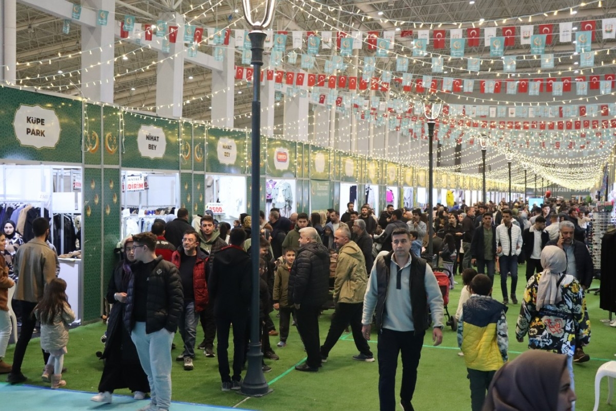 Şanlıurfa'da Ramazan Sokağı'na Yoğun İlgi