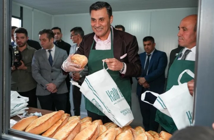 Manisa’da Halk Ekmek Büfeleri Yaygınlaşıyor
