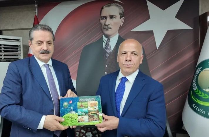 Faruk Çelik, Artvin Ticaret Borsası’nı Ziyaret Etti