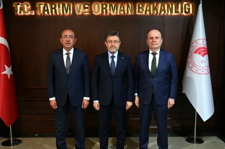 Bakan Yumaklı'dan Konya Meram’ın Tarım Projelerine Övgü