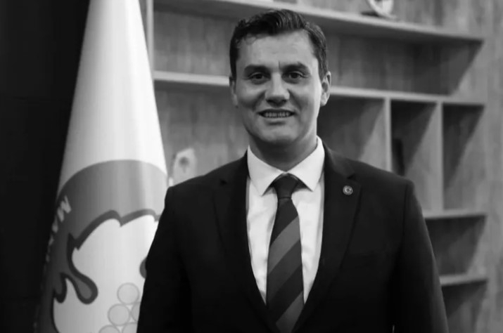 Manisa Halkı Başkanına Son Görevini Yerine Getiriyor