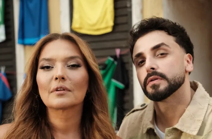 Demet Akalın & Sefo’nun Hit Şarkısı 'Yerinde Dur' Listeleri Altüst Etti!