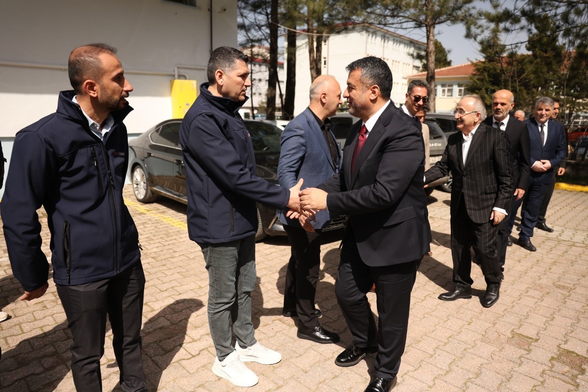 Büyükşehir’den üreticilere yonca tohumu ve gübre desteği