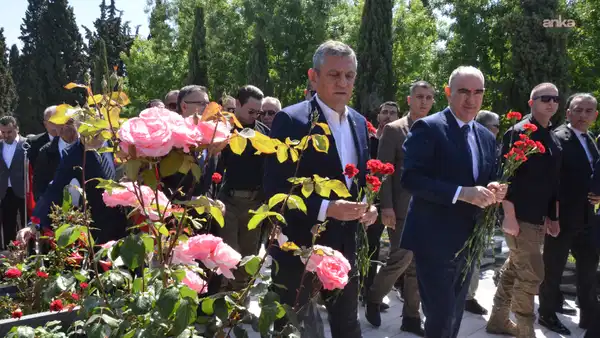 CHP Lideri Özgür Özel, Soma’da Maden Şehitliği’ndeki anma programına katıldı