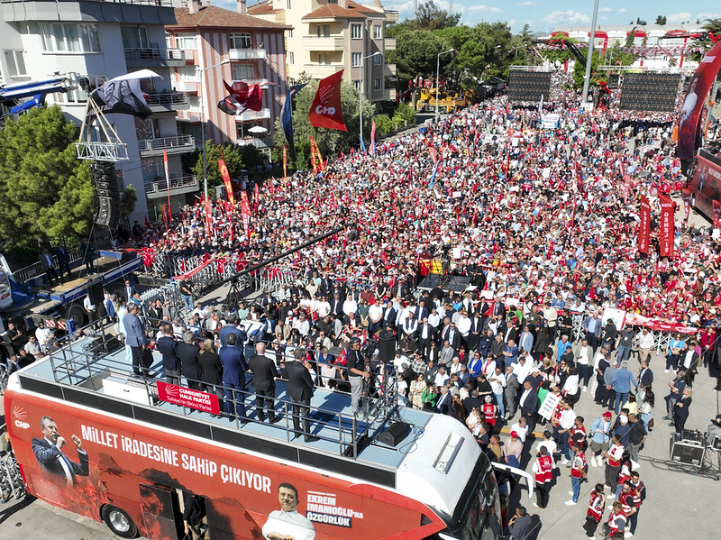 BALİKESİR'de konuşan Özgür ÖZEL: “SİZDEN GÜÇ ALMAYA, TÜRKİYE’YE GÜÇ VERMEYE GELDİK”