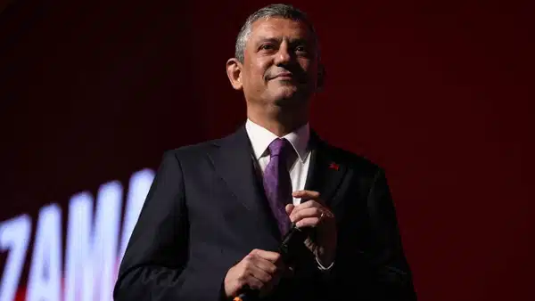 Özgür Özel ekibi Parti Meclisi'nden istifa etti: Kurultay hamlesi!