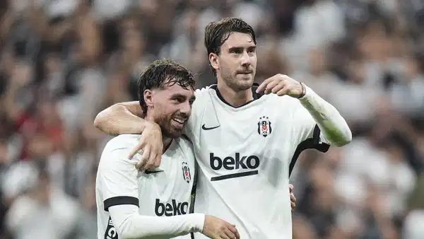 Süper Lig’de: Beşiktaş 6-2 Çorum FK  Amed Sportif Faaliyetler 2-1 Trabzonspor