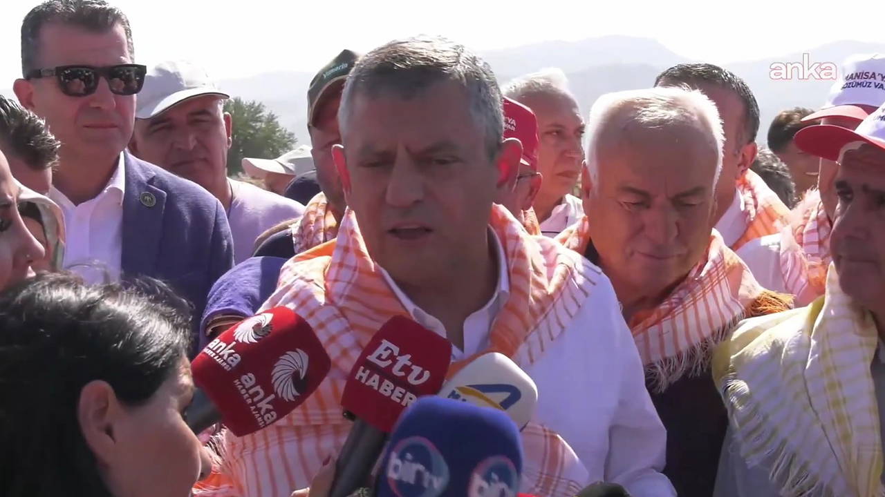 YENİ Parti Lideri Özgür Özel, memleketi Manisa’da üzüm üreticileriyle buluştu! 
