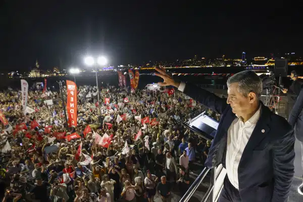 YENİ Parti'nin ilk mitingi, “Karar Milletindir”... Özgür ÖZEL: “ÜSKÜDAR HER ŞEYİ BİLİYOR”