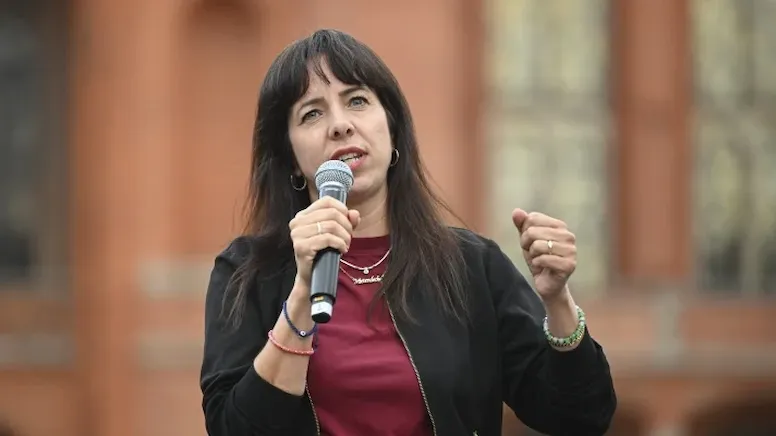 Almanya'da Berlin eyalet meclisi seçimi: Elif ERALP'in Başbakan adayı olduğu SOL Parti birinci!
