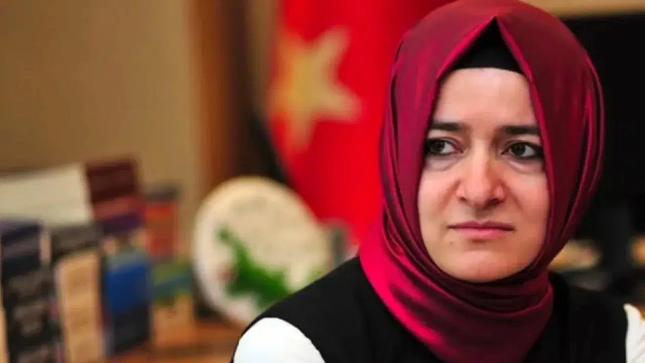 'Fonculuk' iddialarıyla gündemdeydi... AKP'li Fatma Betül Sayan Kaya istifa etti!