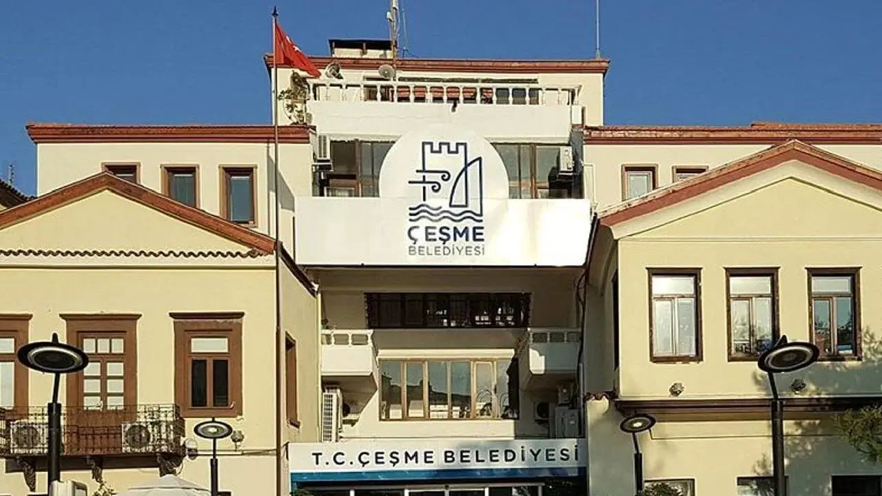 Çeşme Belediyesi’ne operasyon: Başkan Yardımcısı da gözaltında!