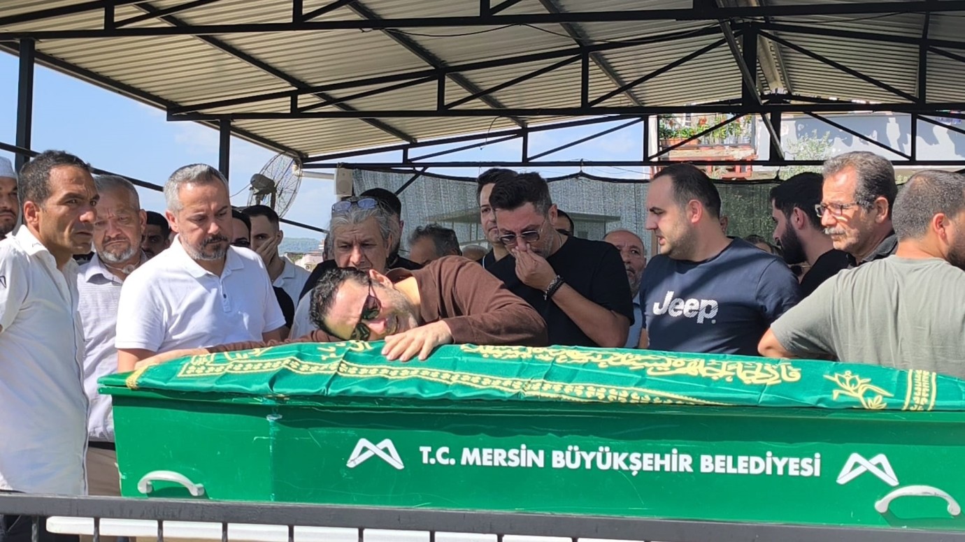 Atilla Taş'ın kızı Sezen Taş sonsuzluğa uğurlandı!