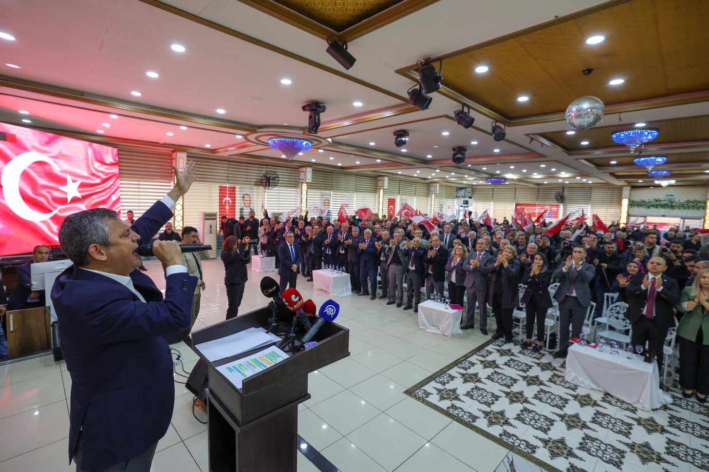 KIRIKKALE'de konuşan YENİ Parti lideri Özgür ÖZEL: “SİZE MİLLETİN İKTİDARINI VAAT EDİYORUM”