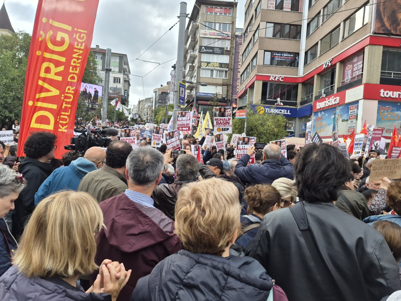 Gazetecilerin Kadıköy'de düzenlenen yürüyüş etkinliğine, 'Yurdumun Sesi' de katıldı! 