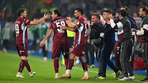 Trendyol Süper Lig’de: Beşiktaş 2-0 Başakşehir Çaykur Rizespor 3-4 Trabzonspor 