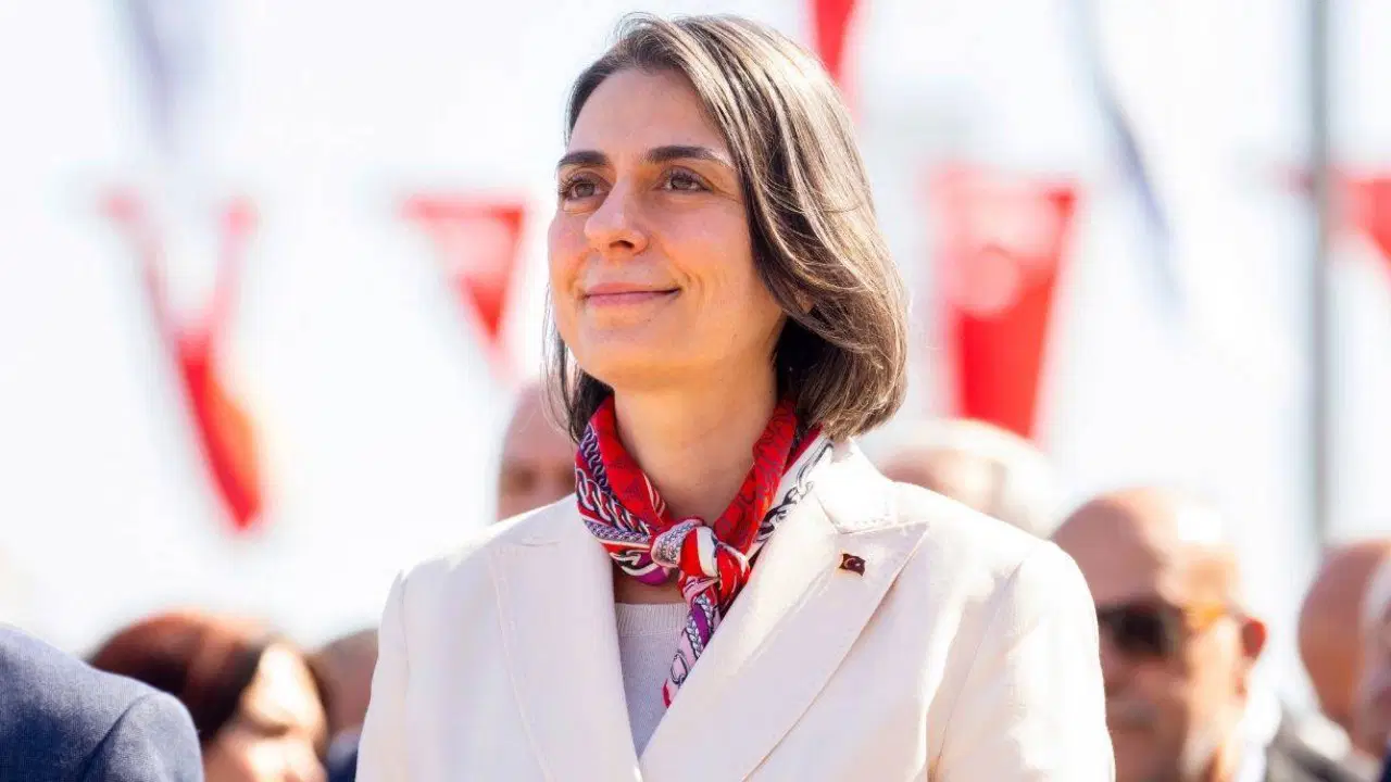 Üsküdar Belediye Başkanı Sinem Dedetaş ev hapsi şartıyla tahliye edildi!